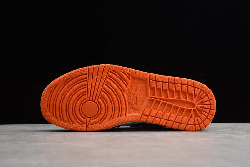 AIR JORDAN 1 LOW HATTERED BACKBOARD