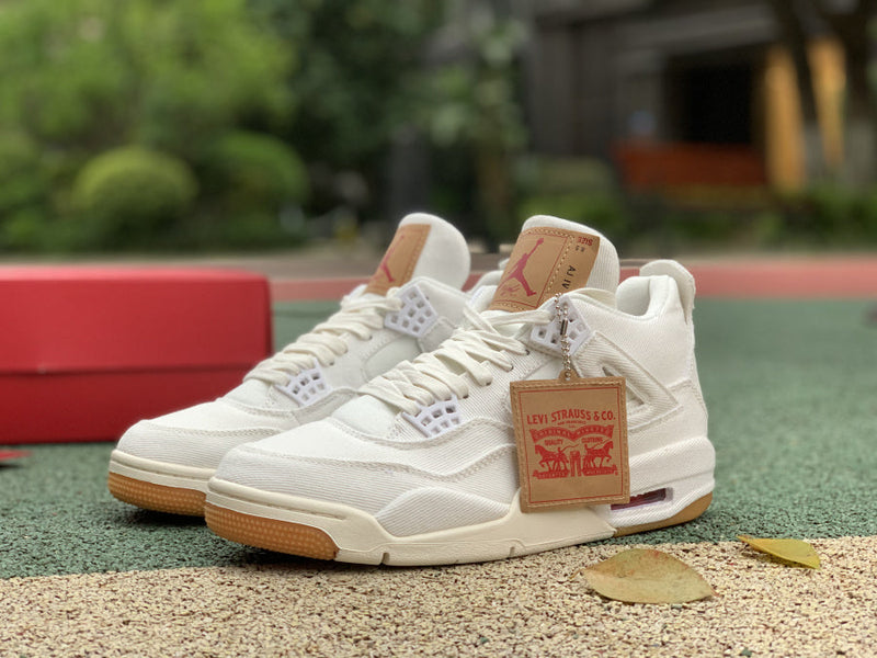 AIR JORDAN 4 RETRO LEVI´S - WHITE