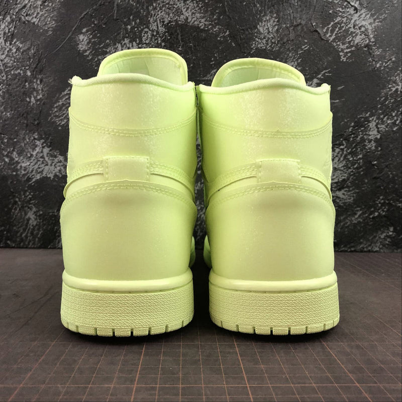 AIR JORDAN 1 HIGH RETRO BARELY VOLT