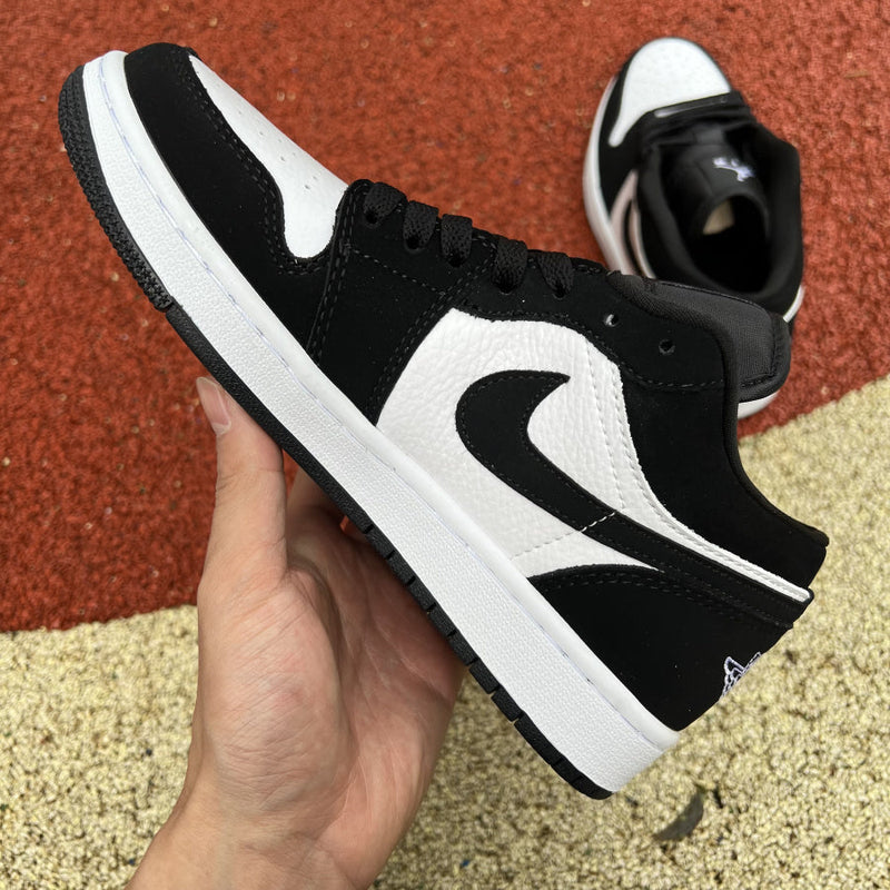 AIR JORDAN 1 LOW BLACK WHITE