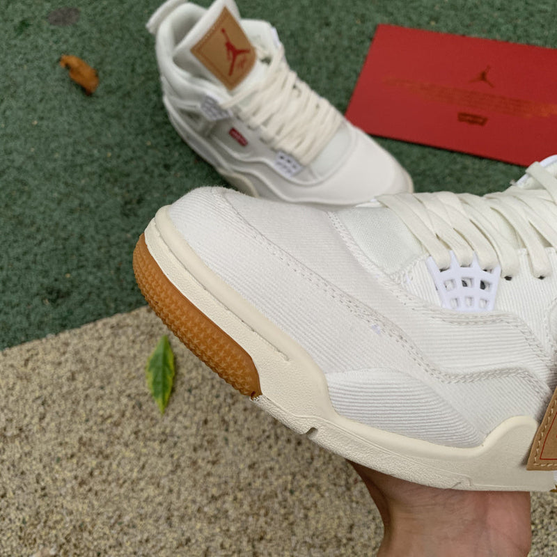 AIR JORDAN 4 RETRO LEVI´S - WHITE