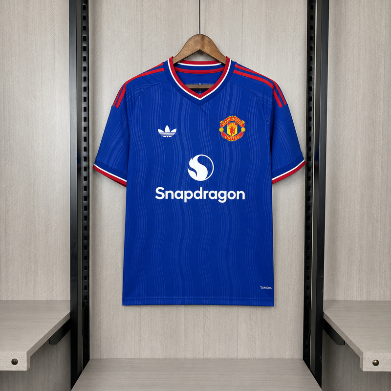 CAMISA DO MANCHESTER UNITED 26/27 AZUL