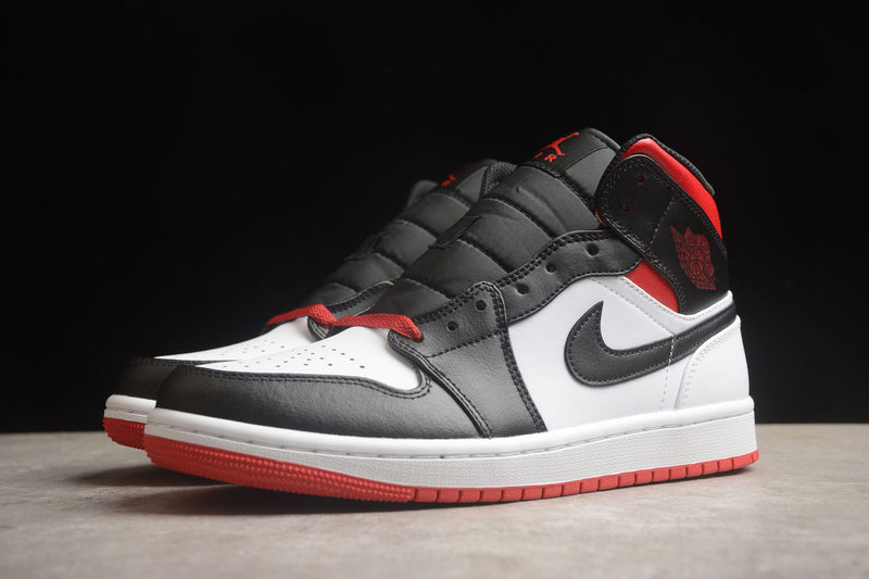 AIR JORDAN 1 MID GYM RED BLACK TOE