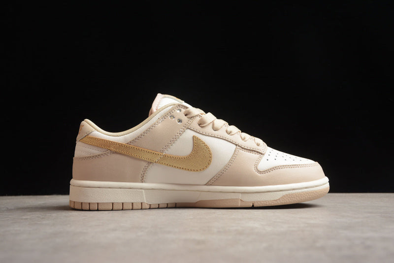 DUNK LOW METALLIC GOLD