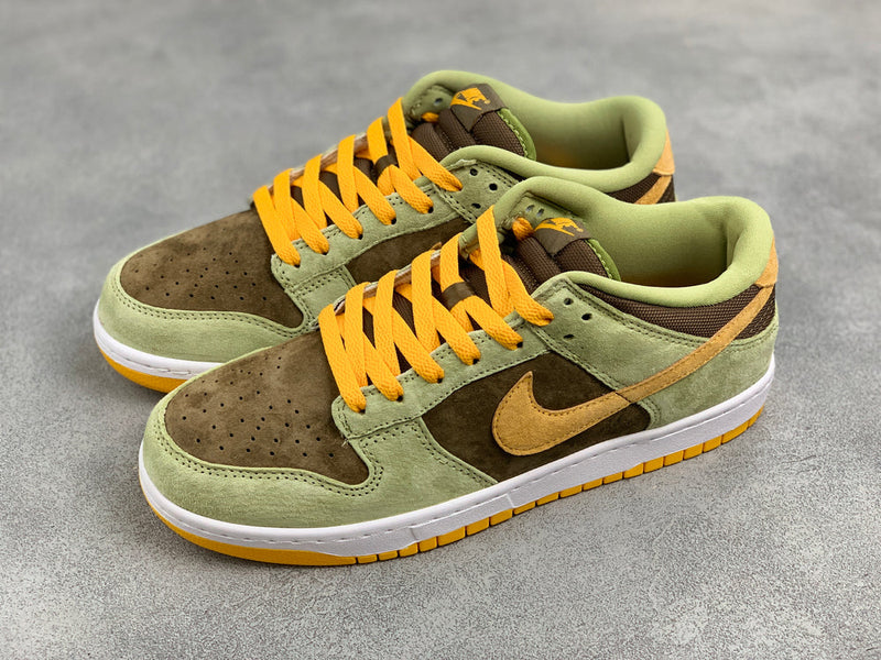 DUNK LOW DUSTY OLIVE