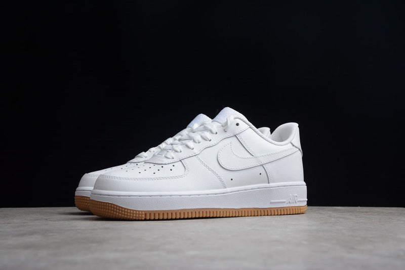 AIR FORCE 1 07 WHITE GUM LIGHT BROWN