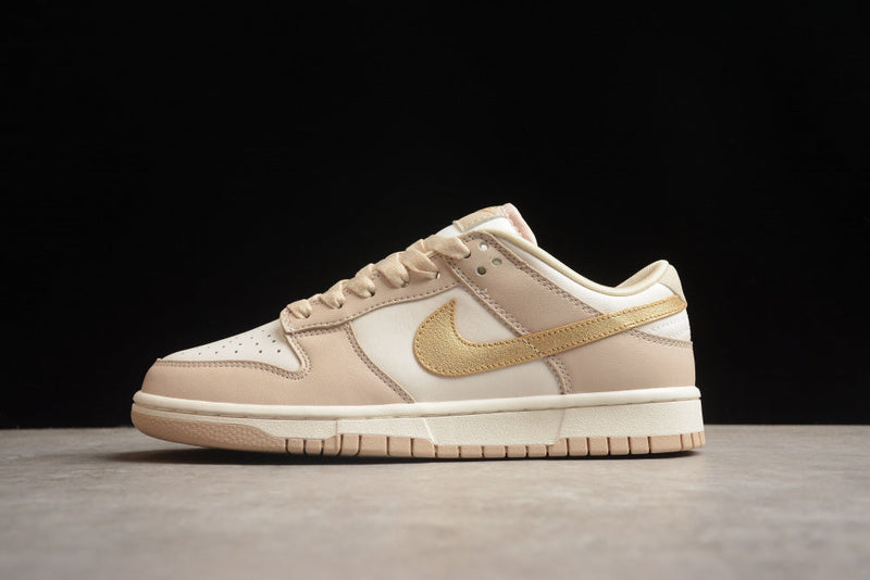 DUNK LOW METALLIC GOLD