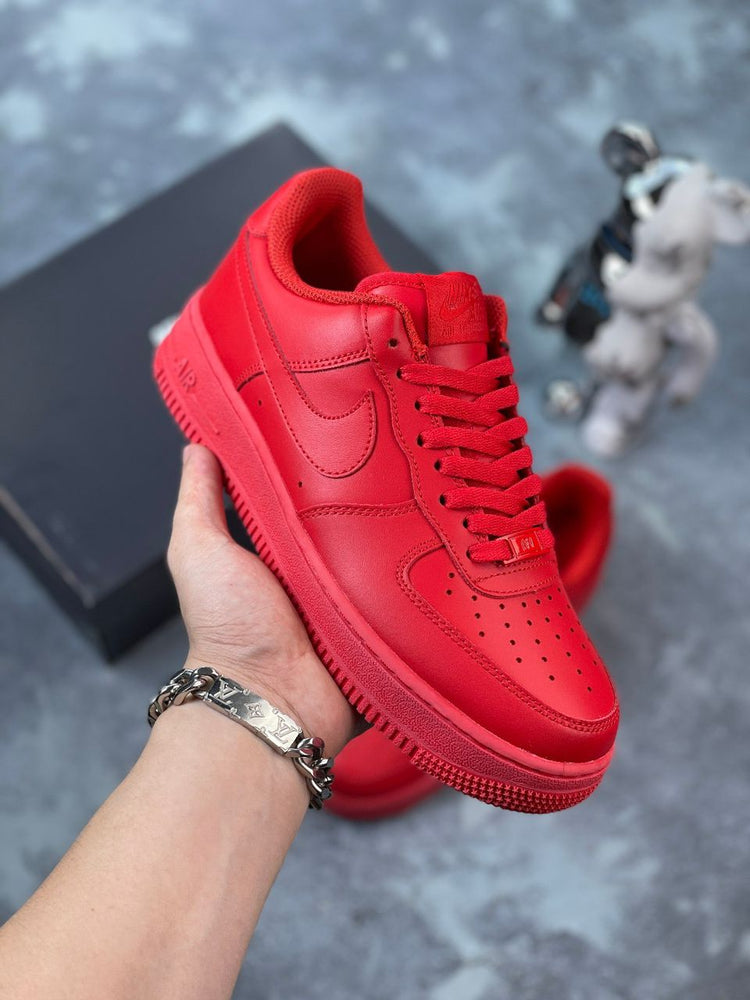 AIR FORCE 1 07 LV8 TRIPLE RED