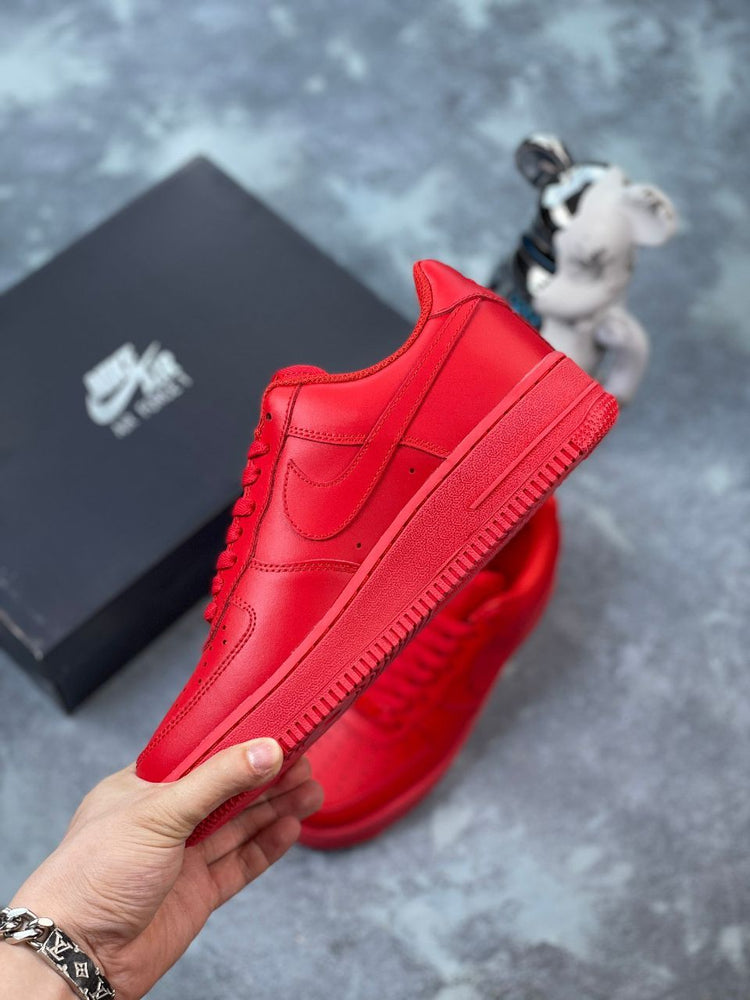 AIR FORCE 1 07 LV8 TRIPLE RED