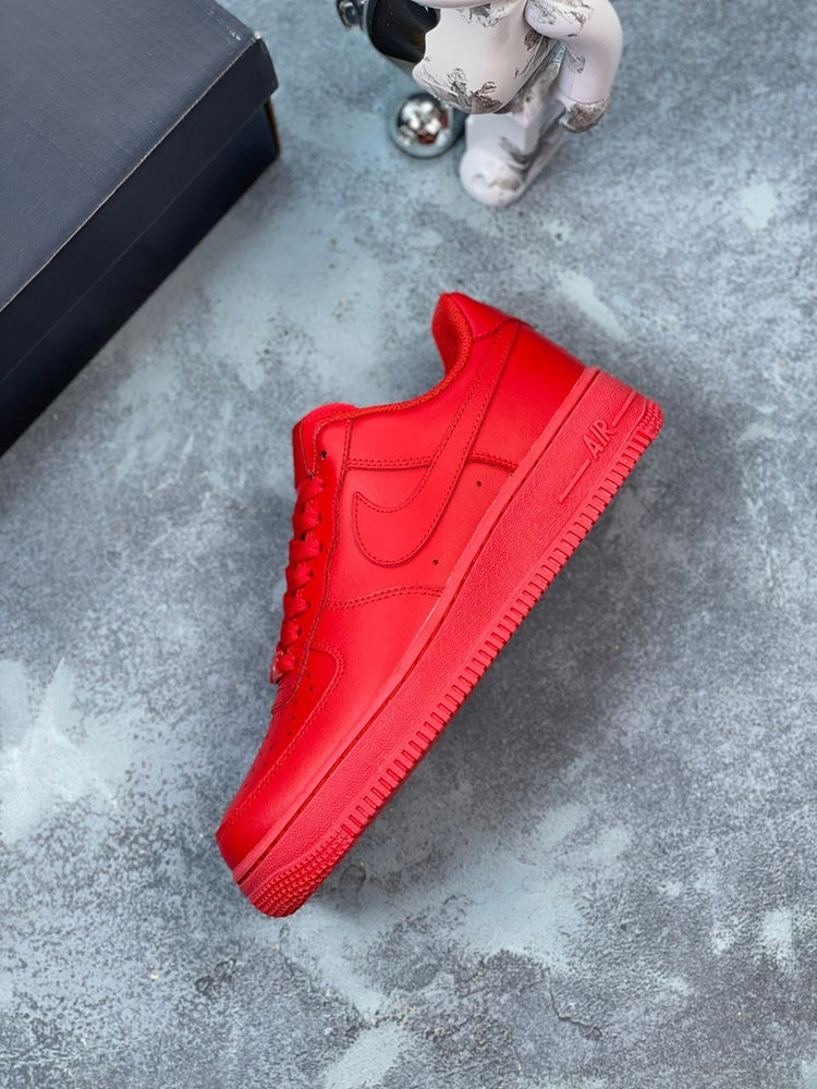 AIR FORCE 1 07 LV8 TRIPLE RED