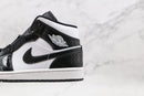 AIR JORDAN 1 MID CARBON FIBER