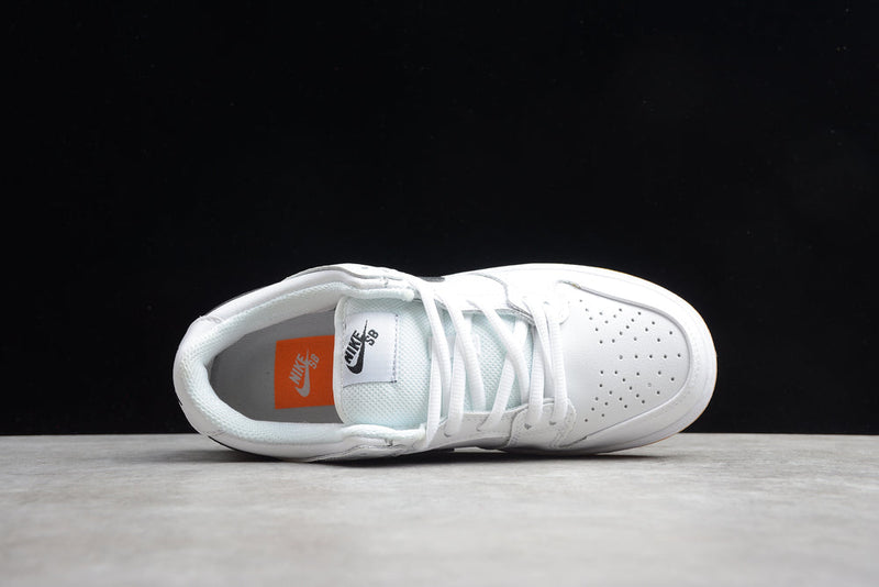 DUNK LOW ORANGE LABEL WHITE