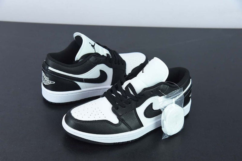 AIR JORDAN 1 LOW PANDA