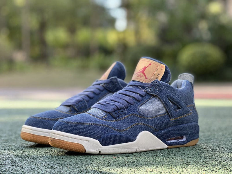 AIR JORDAN 4 RETRO LEVI´S DENIM