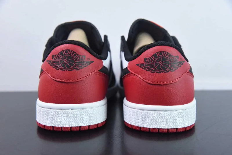 AIR JORDAN 1 LOW BLACK TOE RETRO