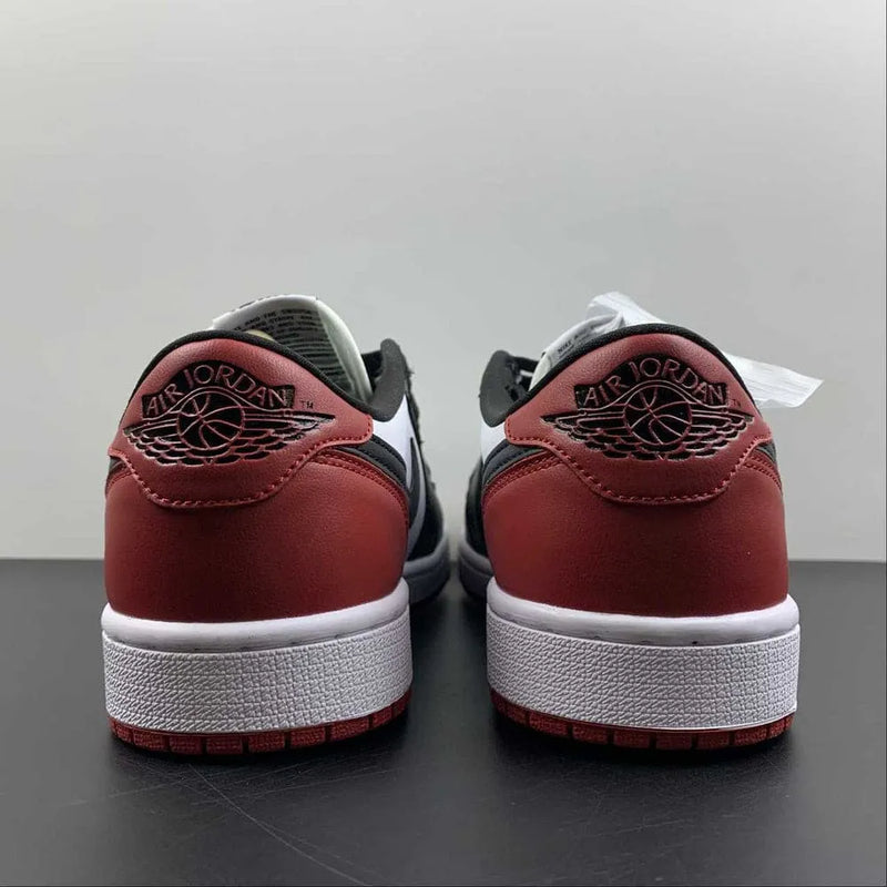 AIR JORDAN 1 LOW BLACK TOE 2023