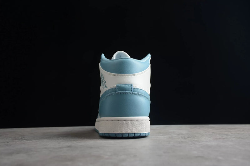 AIR JORDAN 1 MID WOMANS UNIVESITY BLUE