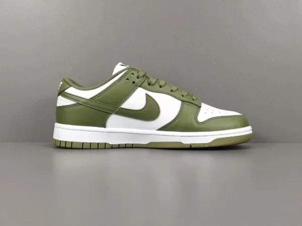 DUNK LOW MEDIUM OLIVE