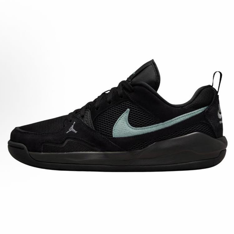 NIKE JORDAN CMFT PRETO E AZUL