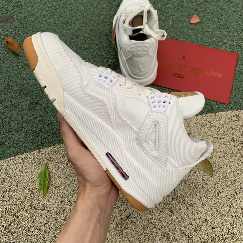 AIR JORDAN 4 RETRO LEVI´S - WHITE