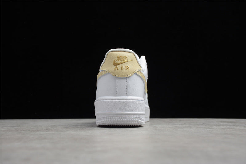 AIR FORCE 1 07 ESSENTIAL WHITE RATTAN