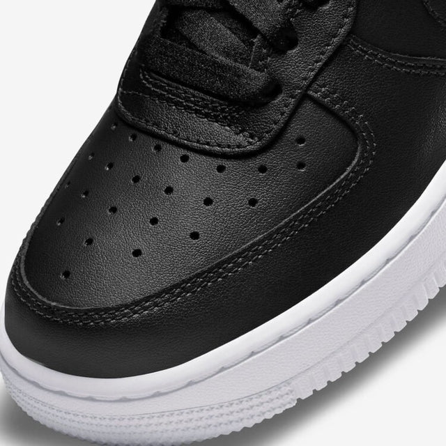 AIR FORCE 1 07 LX LUCHY CHHARMS BLACK