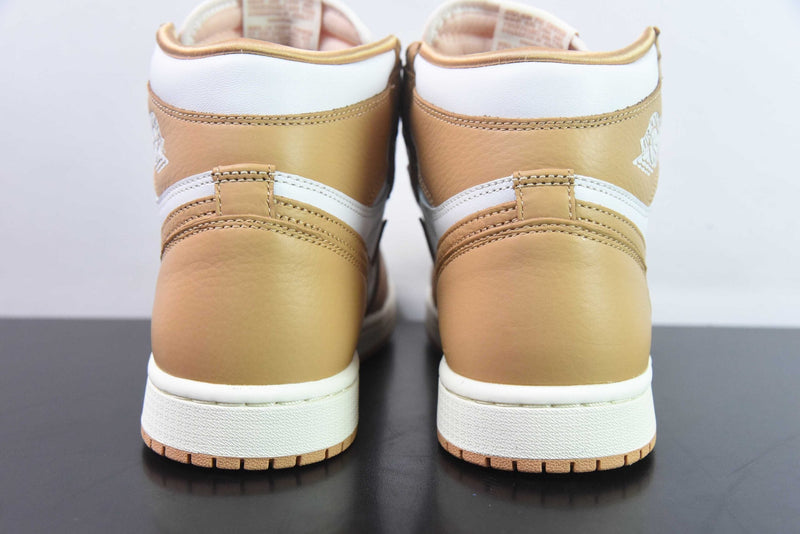 AIR JORDAN 1 HIGH OG PRALINE