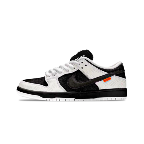 TIGHTBOOTH X DUNK SB LOW BLACK