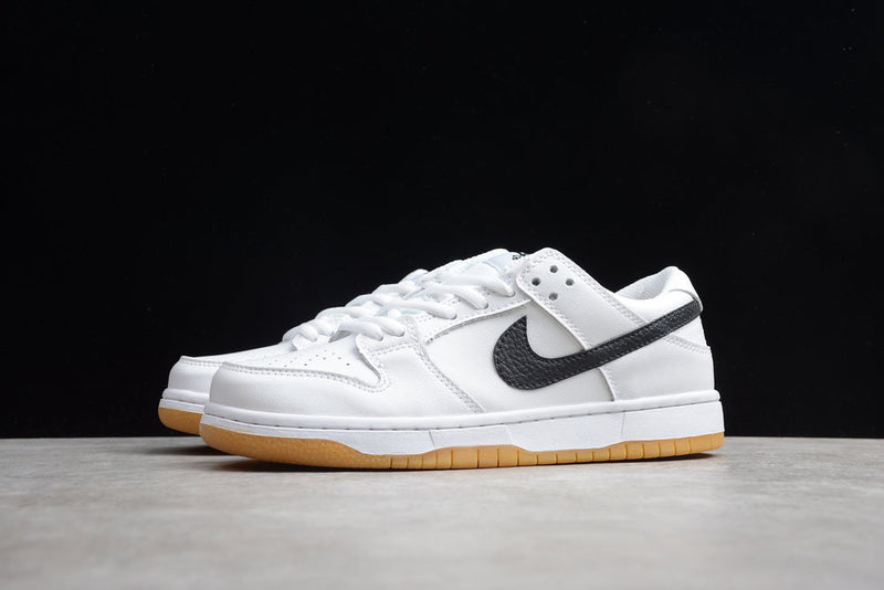 DUNK LOW ORANGE LABEL WHITE